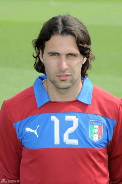 Thủ thành số 3 của tuyển Italia - Salvatore Sirigu